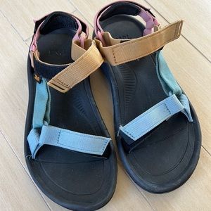 Teva Hurricane Sandals— Women Size 8